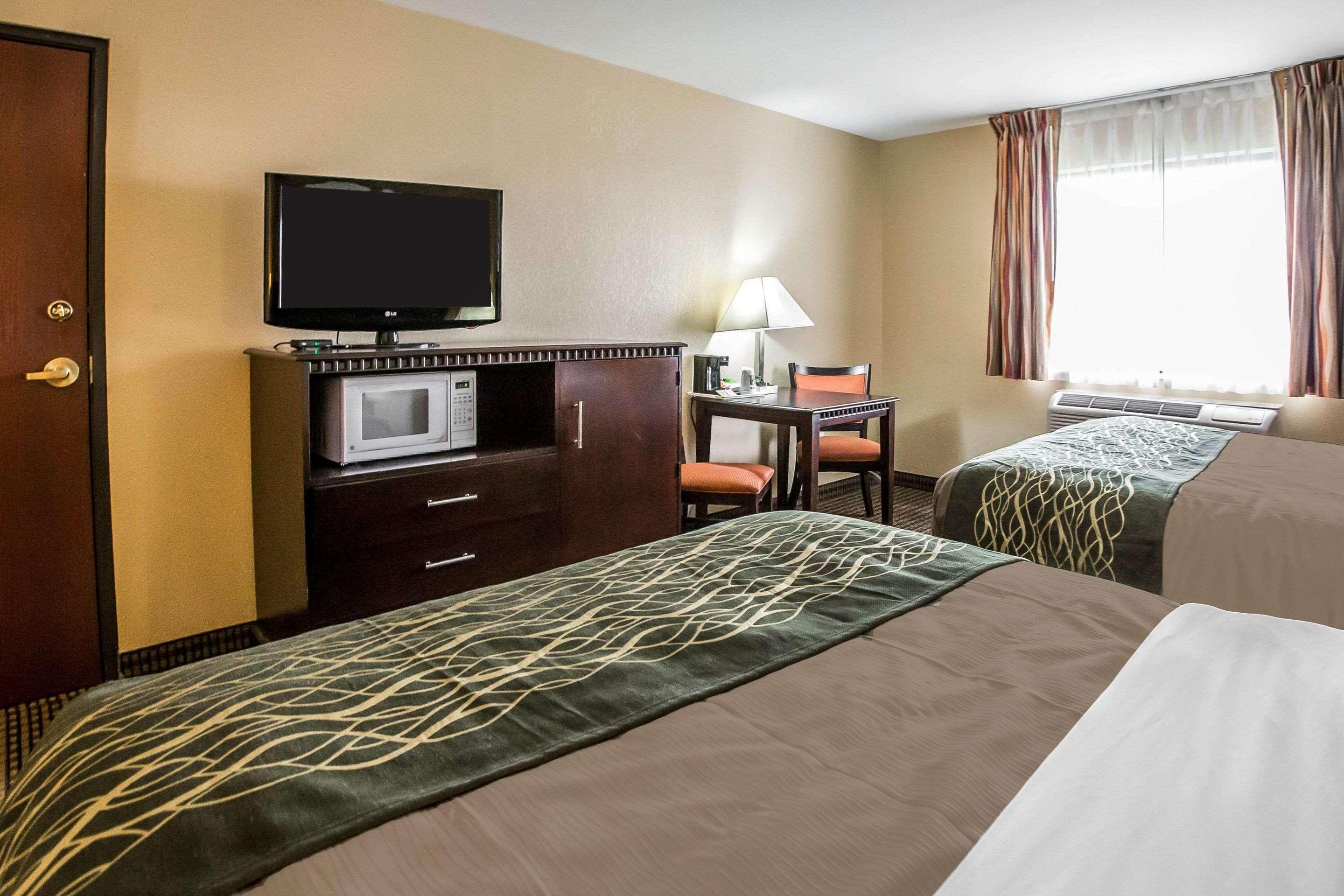 Econo Lodge Inn & Suites Monroe Exterior foto