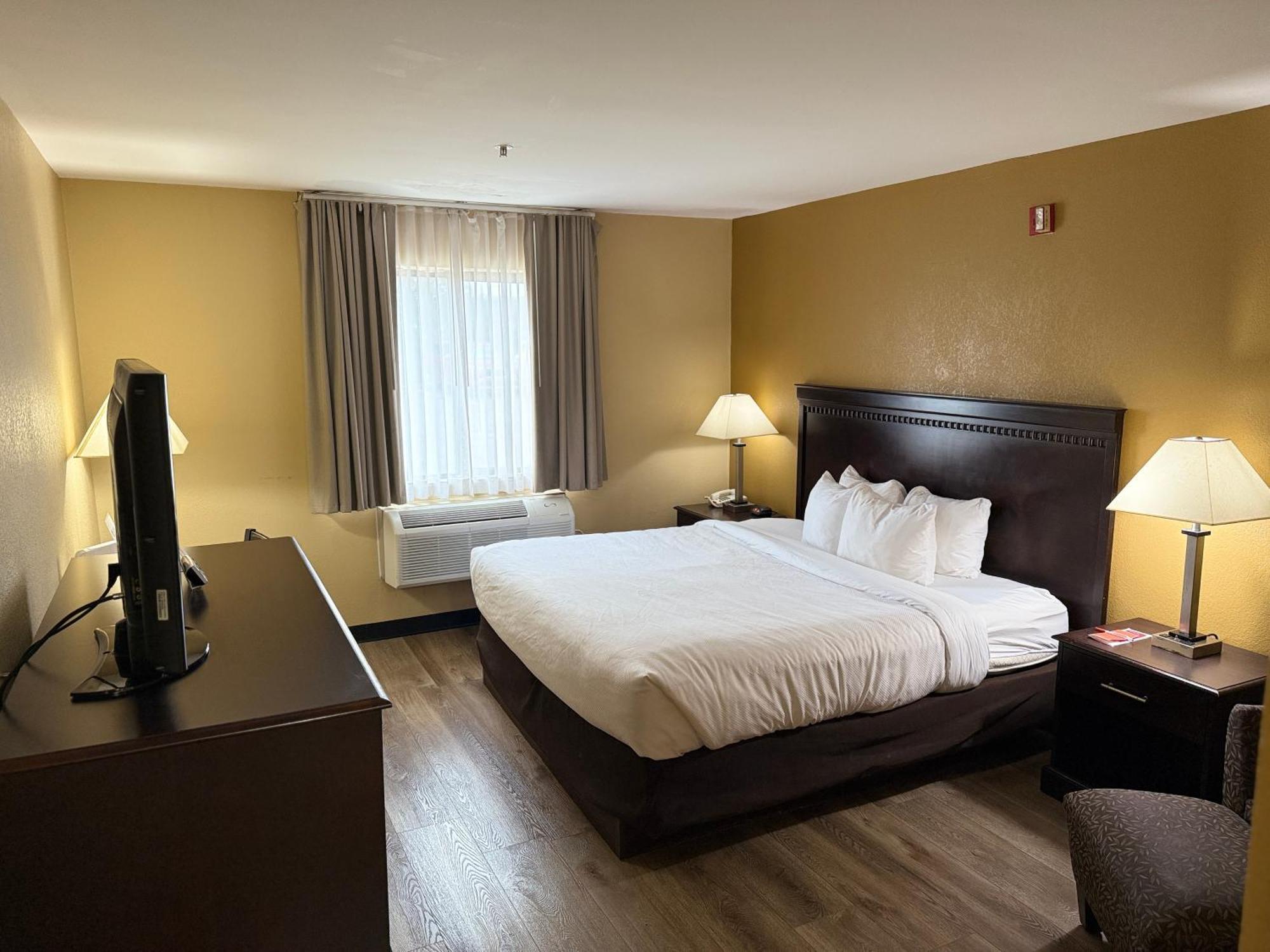 Econo Lodge Inn & Suites Monroe Exterior foto